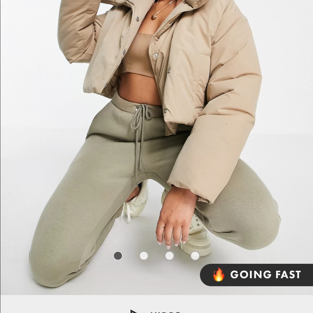 ASOS DESIGN luxe collar cropped puffer jacket in camel - Picture 2 of 4